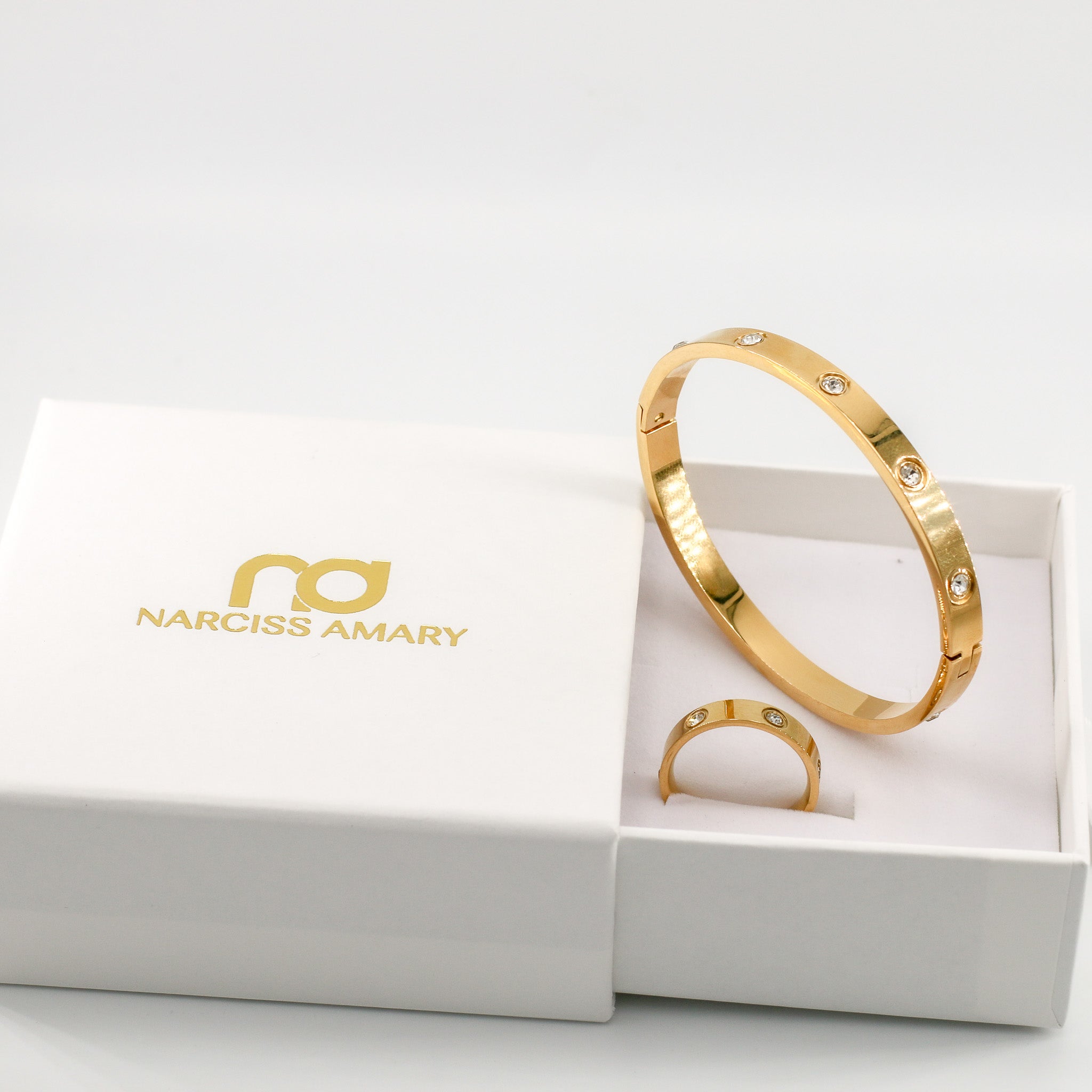 Schmuckstück – Armreif 18k goldplattiert mit Zirkonia-Steinen