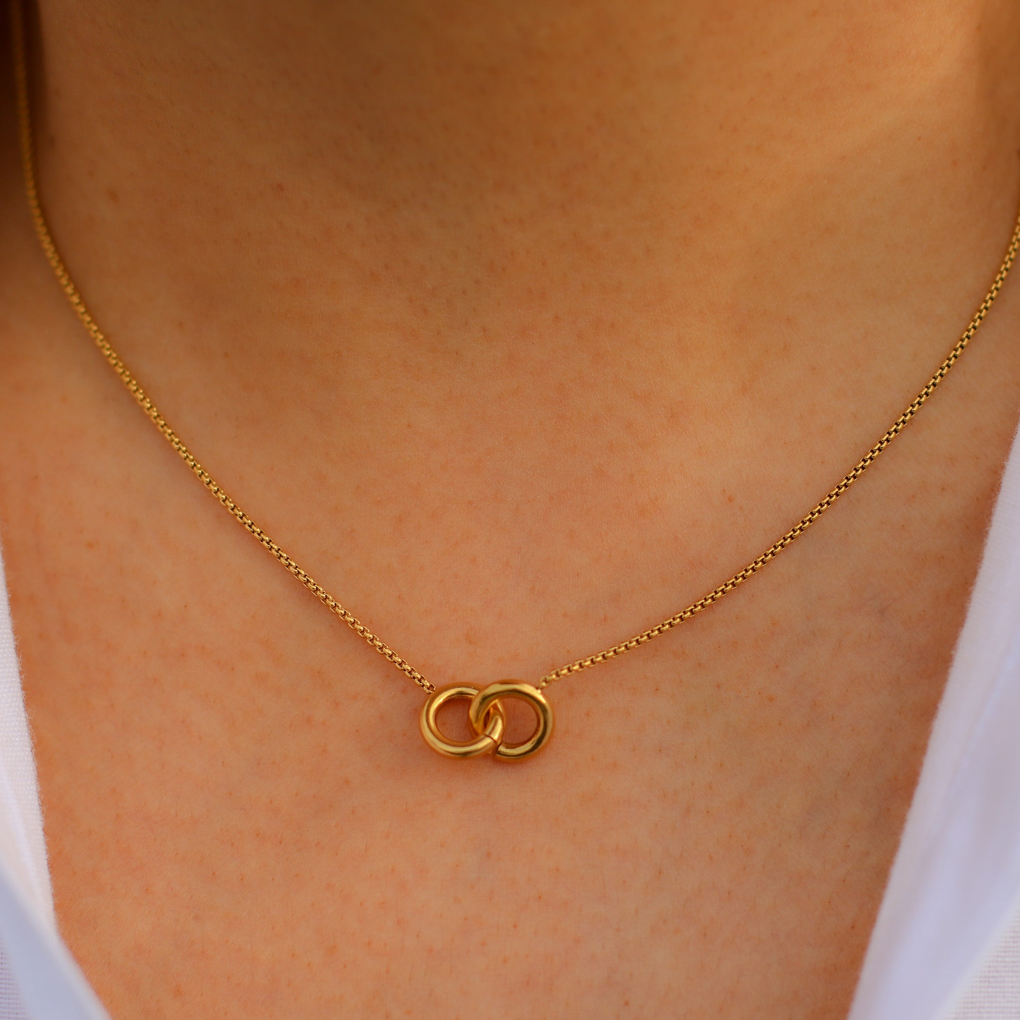 Infinity Kette, Zierliche goldene Kette Chaîne d'Infini