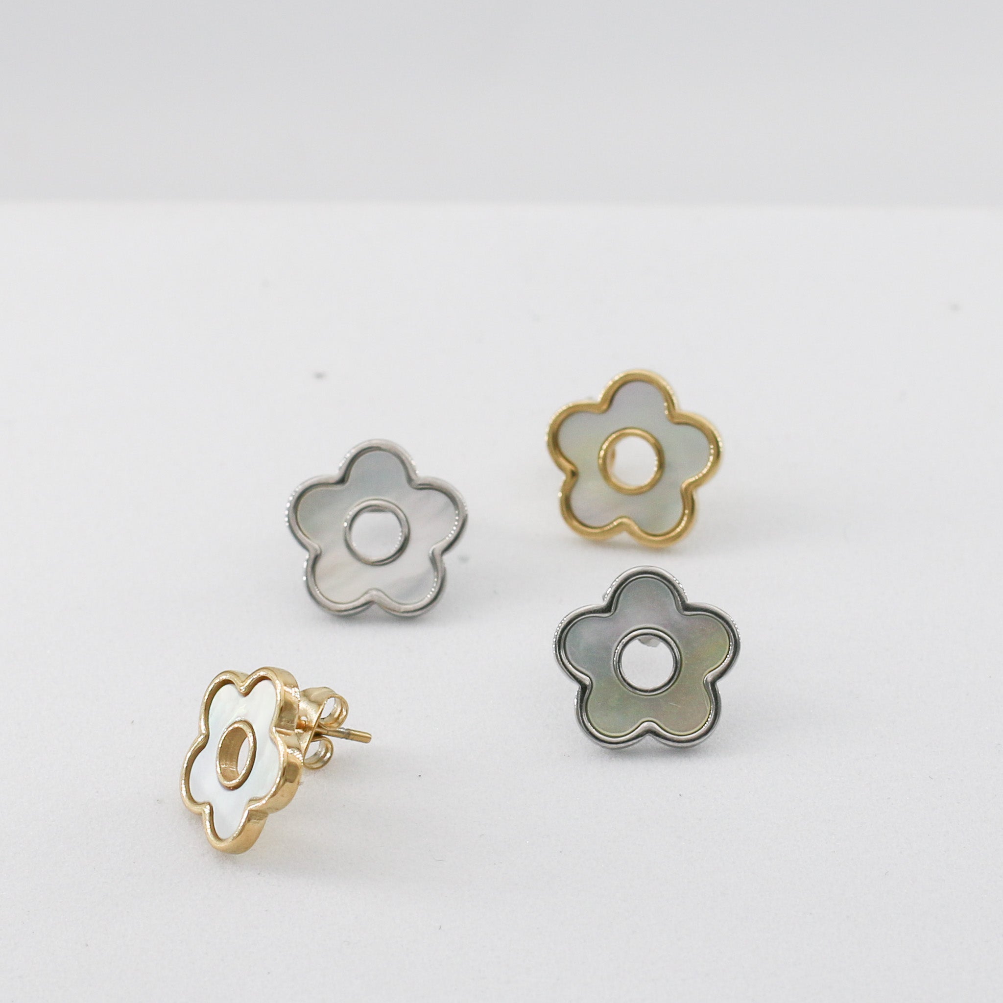 Floral shell Ohrstecker