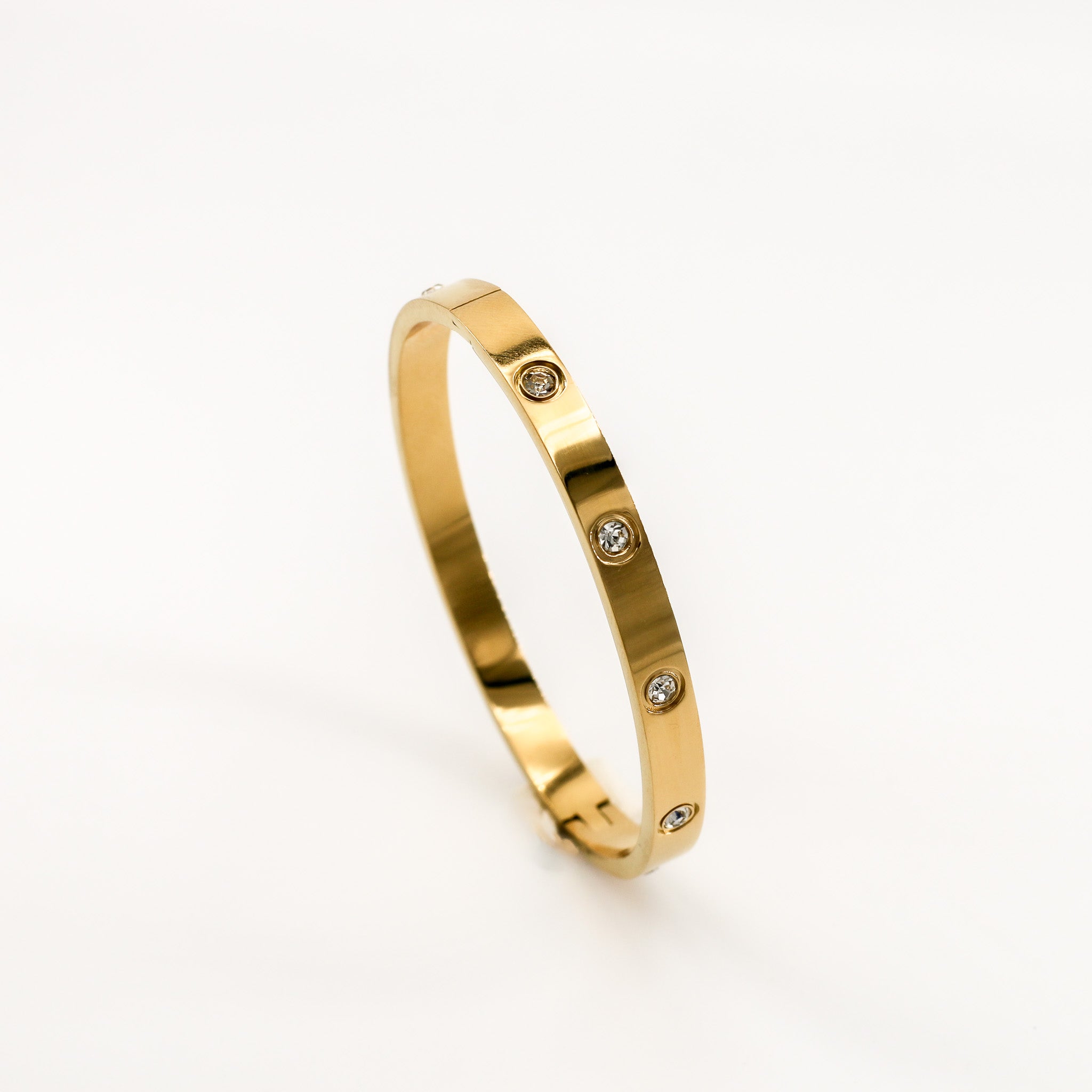 Edler Armreif mit 18k Goldplattierung und Zirkonia – kombinierbarer Schmuck